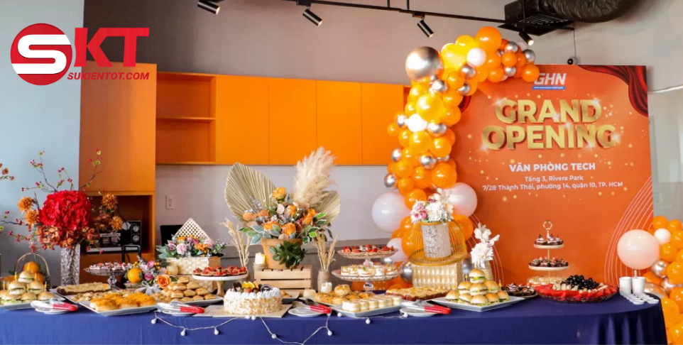 Thu&ecirc; decor khai trương