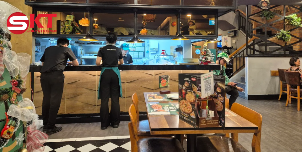 The pizza company ho&agrave;ng hoa th&aacute;m