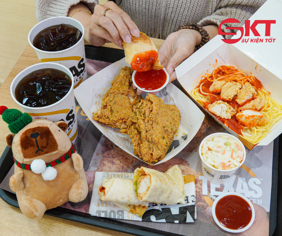 Combo g&agrave; r&aacute;n Texas