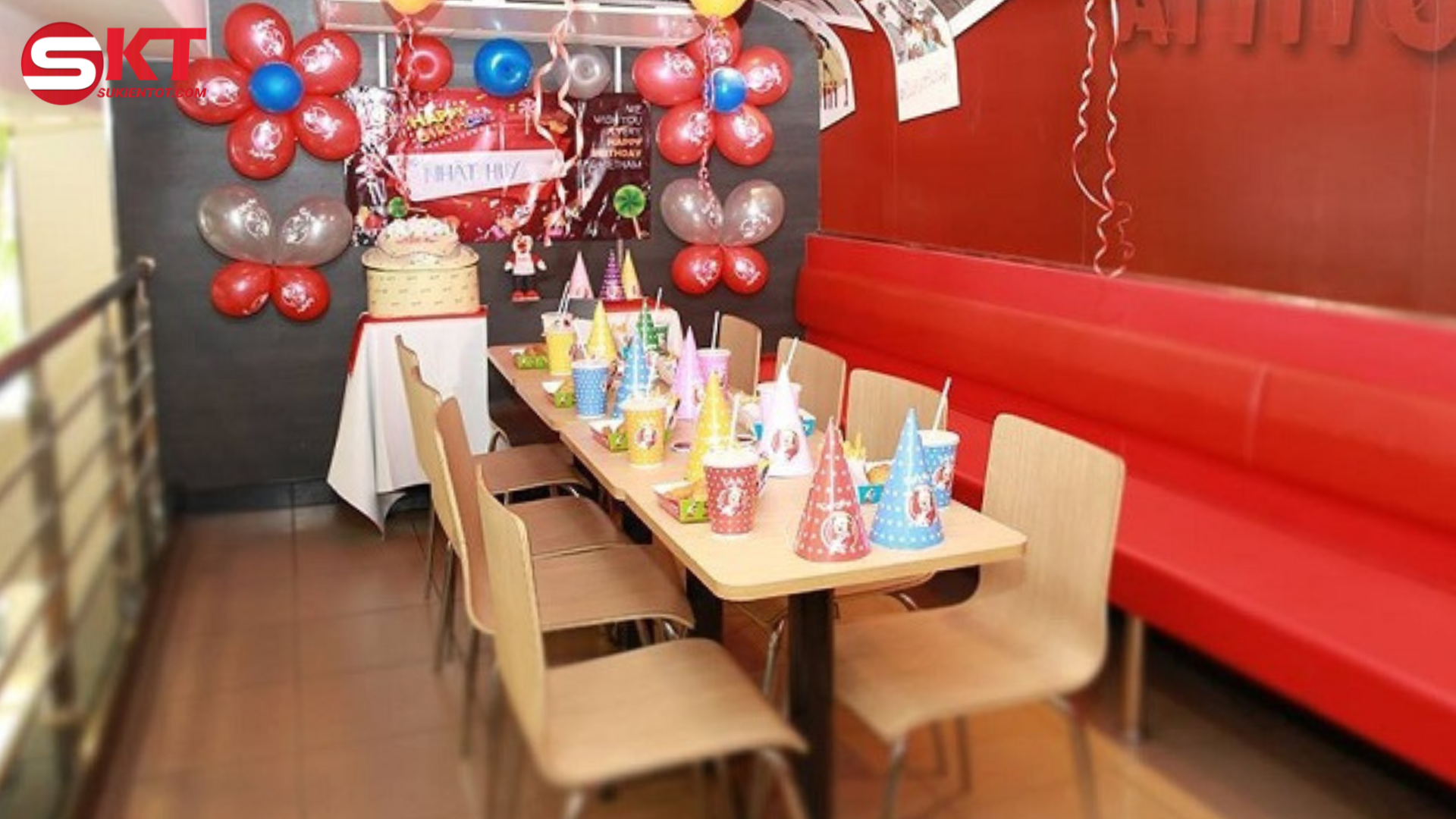 Decor tổ chức sinh nhật cho b&eacute;